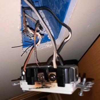 Khi nào nên thay ổ cắm điện của bạn để đảm bảo an toàn điện